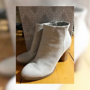 Women’s White Booties // US Size 7.5